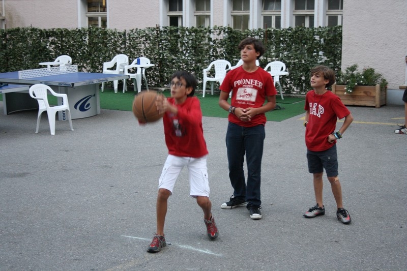 Village Camps International Summer Camp Leysin, Switzerland 2025-08-09 https://www.villagecamps.com/journals_admin/images/709-45-carnival (129).jpg